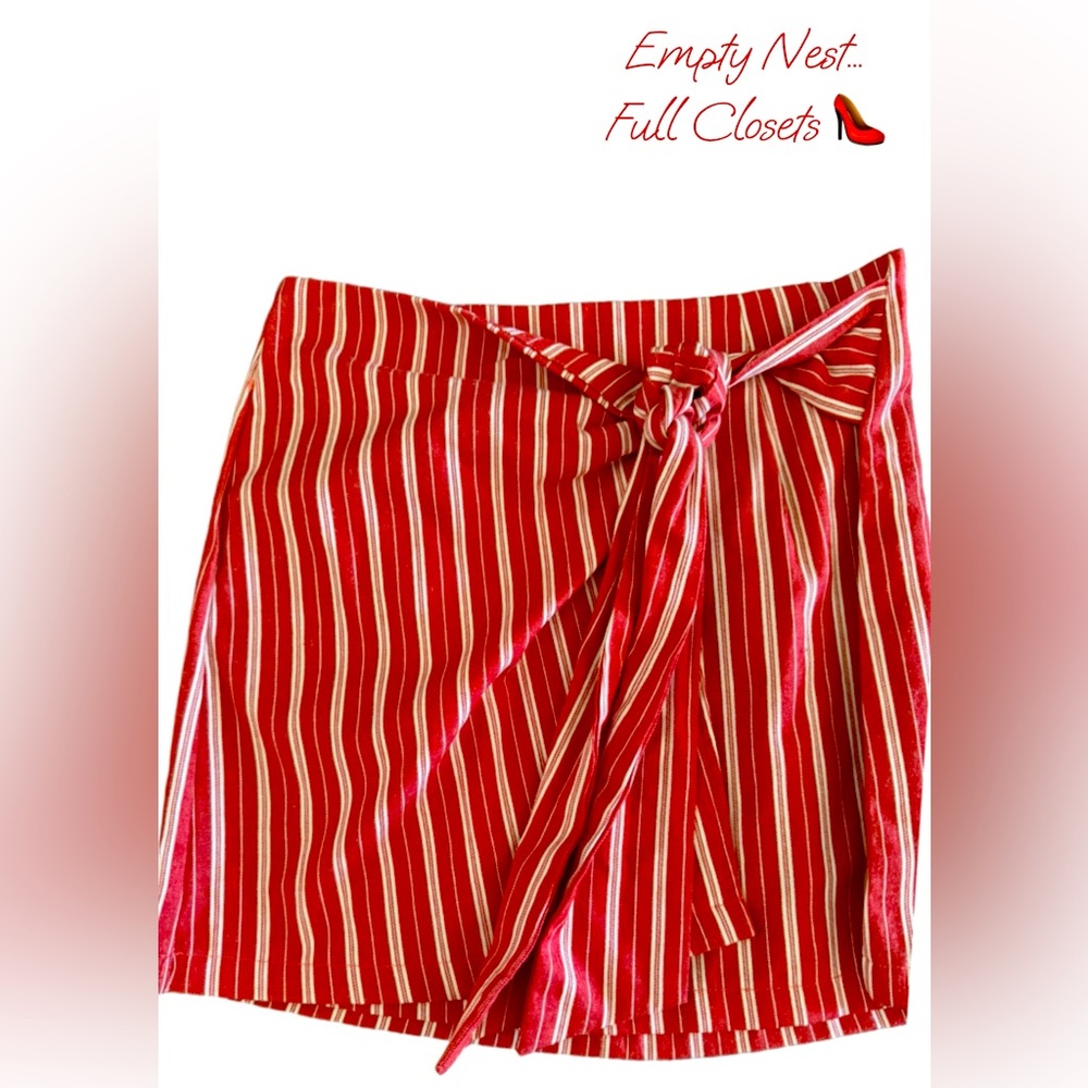 Boutique She + Sky rust colored wrap skirt with stripes. Preppy and fun. Small